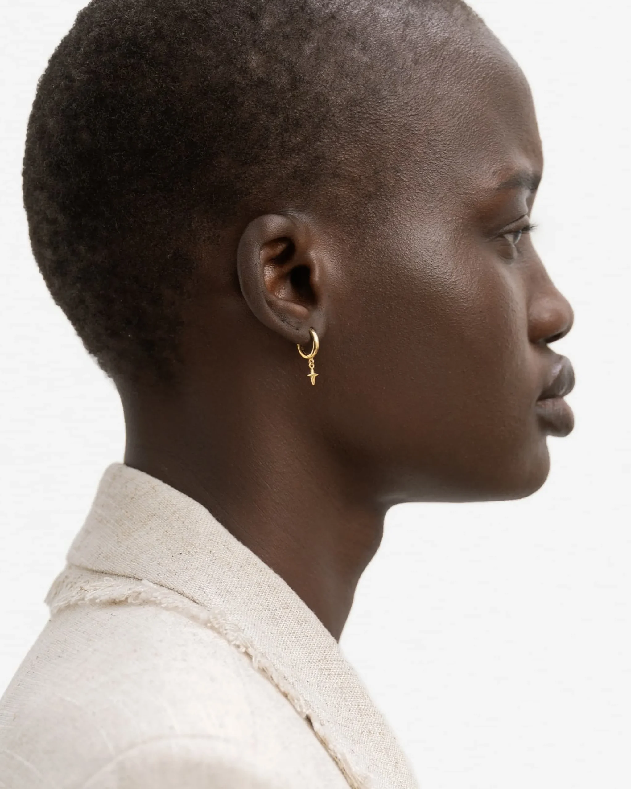 aurore_mini_hoops_5.webp BRUNA The Label Aurore Mini Hoops^ Ohrringe Mit Anhänger | Creolen