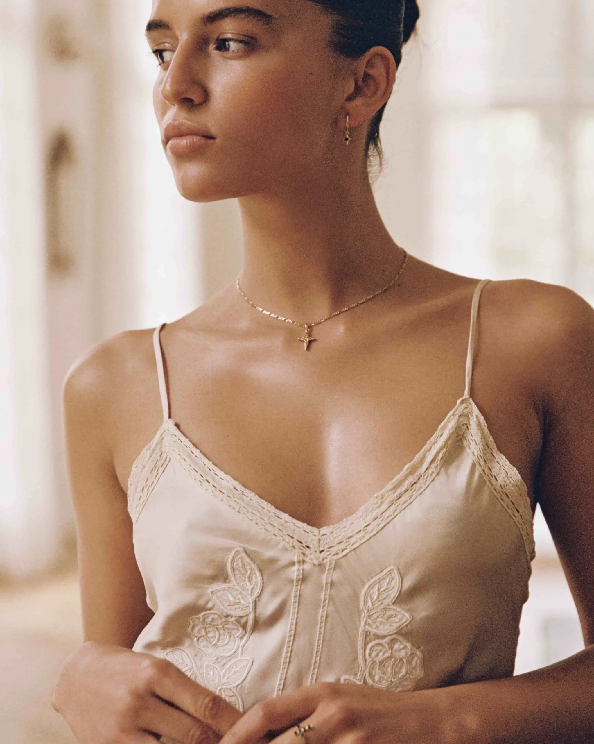 aurore_onyx_mini_hoops_2.webp BRUNA The Label Aurore Onyx Mini Hoops^ Ohrringe Mit Anhänger | Creolen