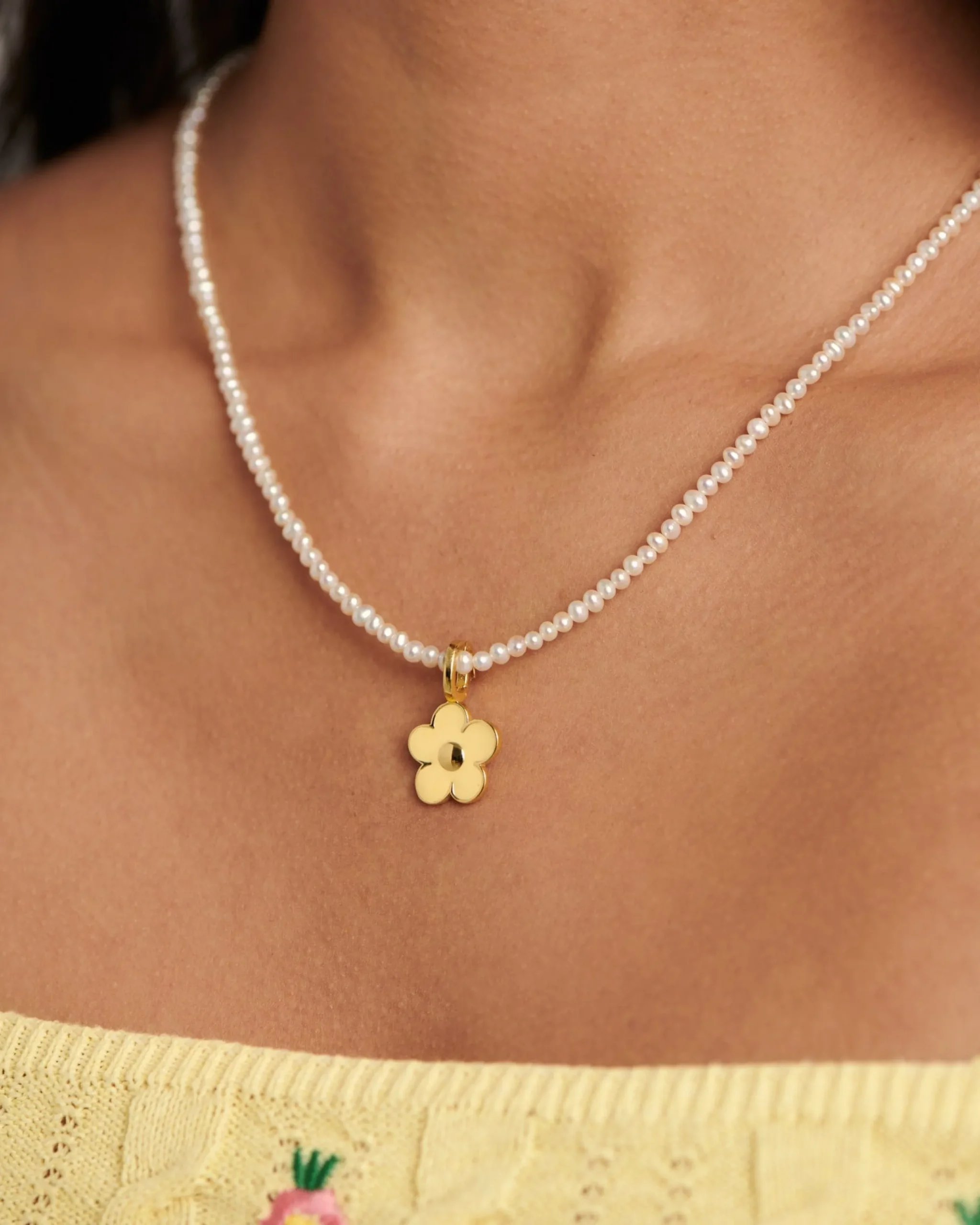 fleur_charm_buttermilk_1.webp BRUNA The Label Fleur Charm Buttermilk^ Kettenanhänger