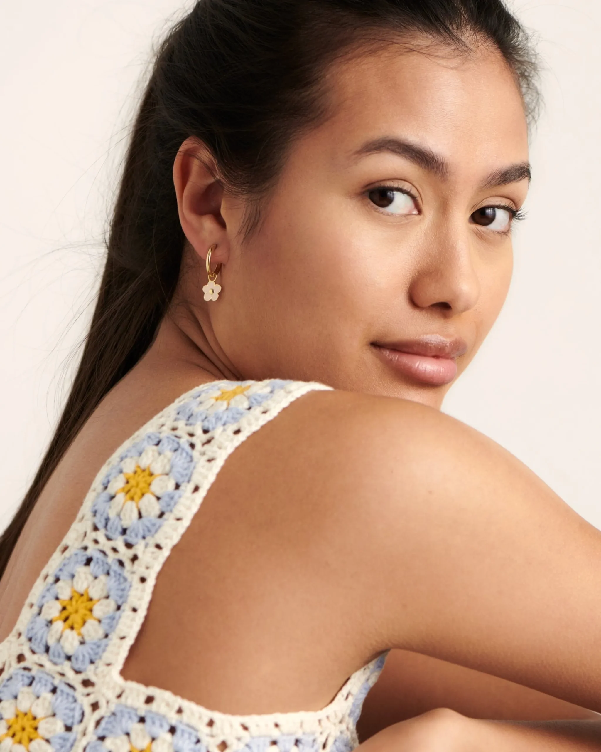 fleur_small_charm_seashel_2.webp BRUNA The Label Fleur Small Charm Seashell^ Ohrringe | Kettenanhänger