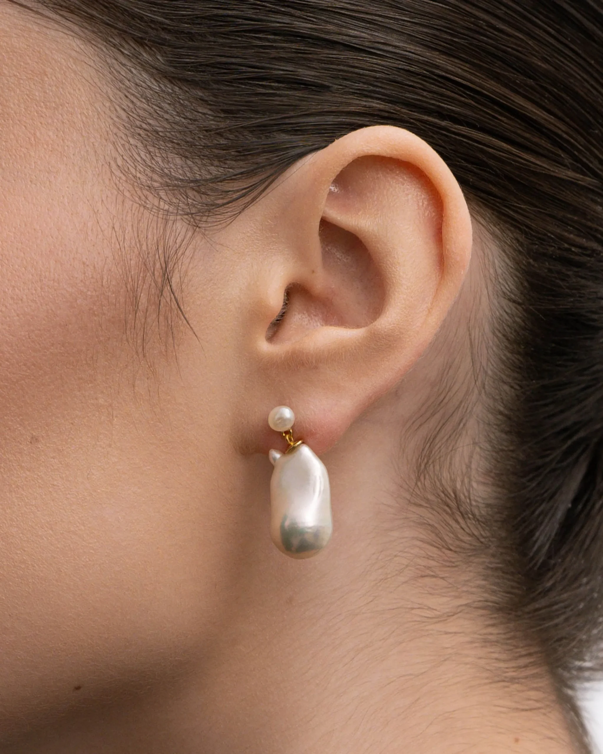 genova_earrings_1.webp BRUNA The Label Genova Earrings^ Perlen