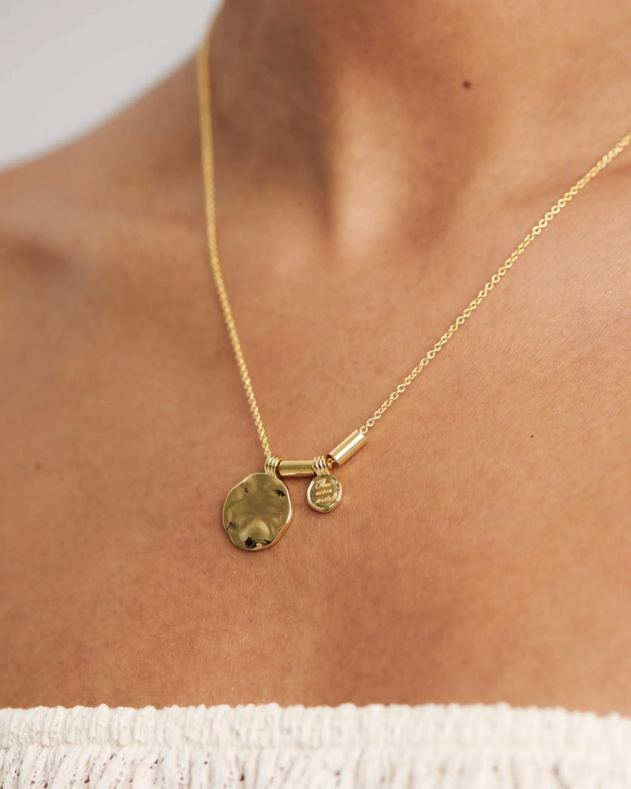 nyon_necklace_4.webp BRUNA The Label Nyon Necklace^ Charms | Filigrane Ketten