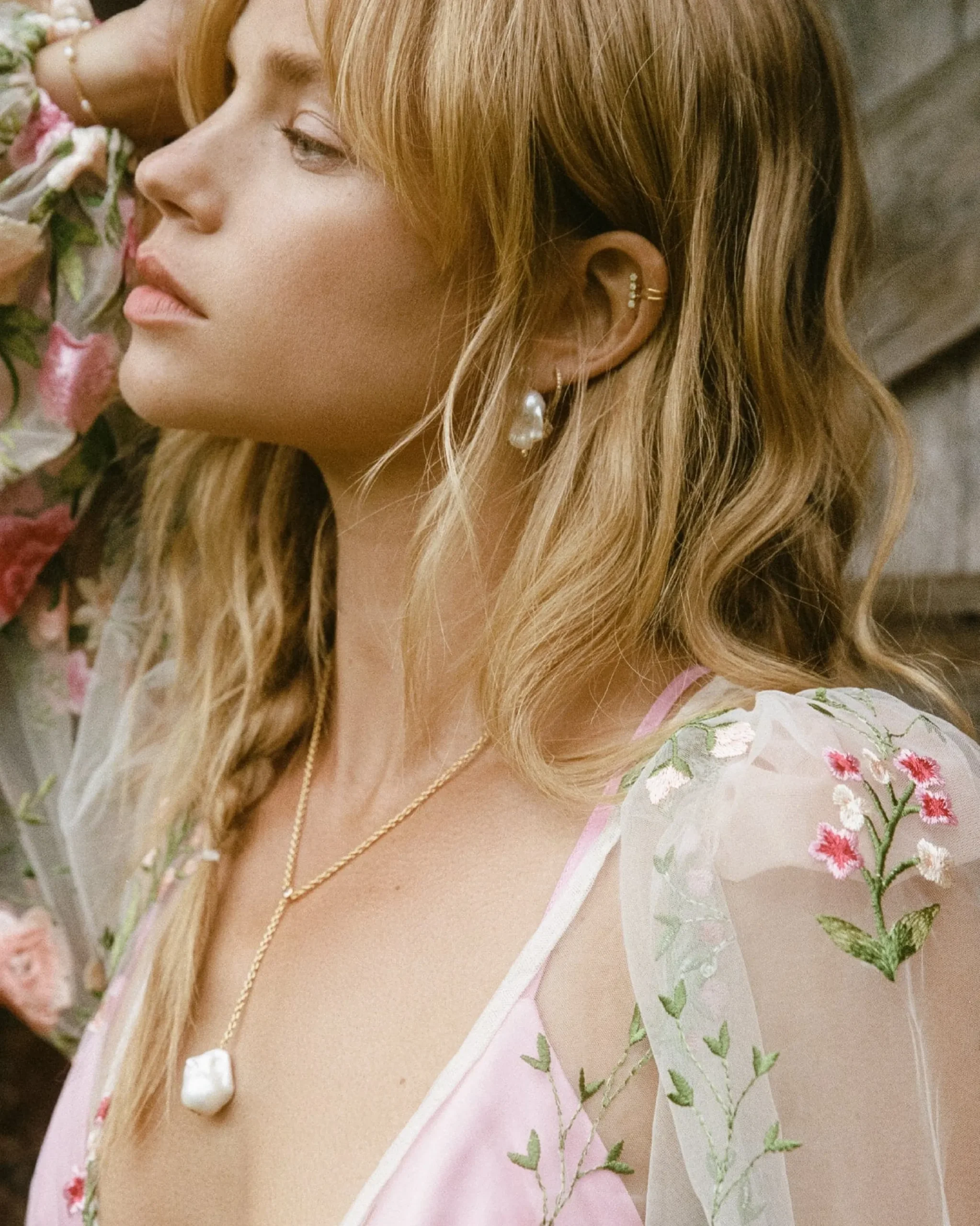 ruby_pearl_earcuff_3.webp BRUNA The Label Ruby Pearl Earcuff^ Earcuffs